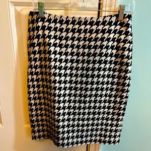 Classic high waist houndstooth pencil skirt, cream and black